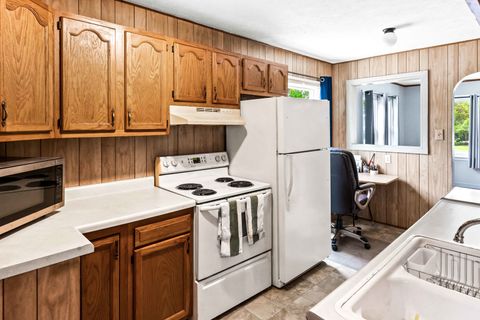 Tiny photo for 525 Grant Street, Chenoa, IL 61726 (MLS # 12667421)