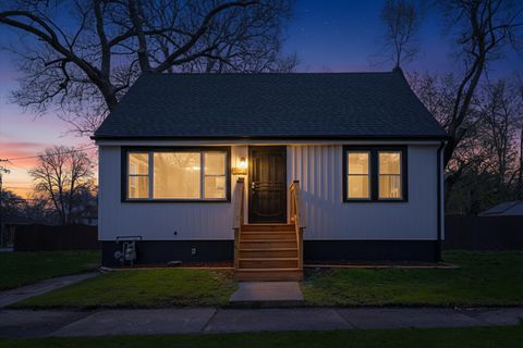 Photo of 14701 Beachview Terrace, Dolton, IL 60419 (MLS # 12636711)