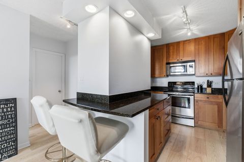 Tiny photo for 450 W Briar Place #10H, Chicago, IL 60657 (MLS # 12585928)