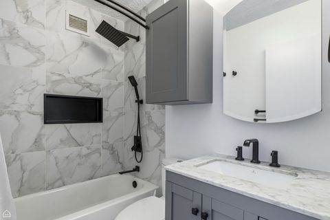 Tiny photo for 450 W Briar Place #10H, Chicago, IL 60657 (MLS # 12585928)