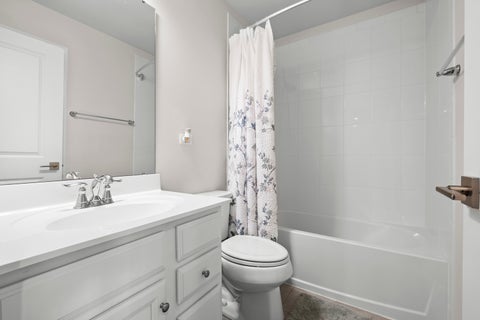 Tiny photo for 47 Nicholas Drive E, Des Plaines, IL 60016 (MLS # 12753846)