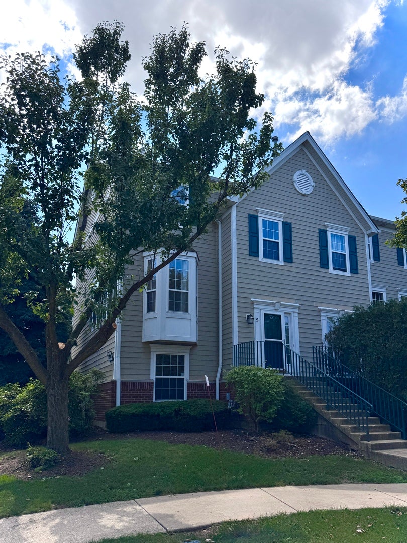 2424 Courtyard Circle 5