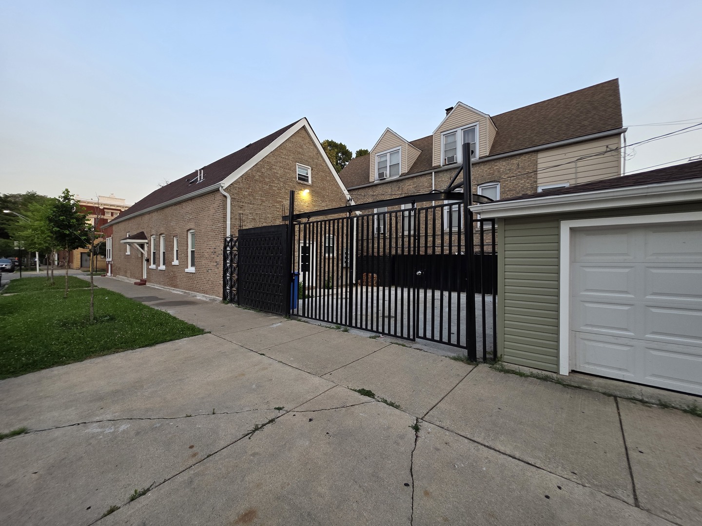 2800 S Saint Louis Avenue