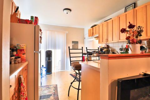 Tiny photo for 170 DUNTEMAN Drive #301, Glendale Heights, IL 60139 (MLS # 12578345)