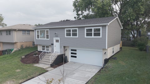 Photo of 7535 162nd Street, Tinley Park, IL 60477 (MLS # 12765799)