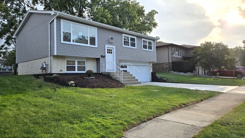 Tiny photo for 7535 162nd Street, Tinley Park, IL 60477 (MLS # 12765799)
