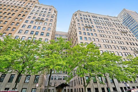 3534 N Lake Shore Drive 6D Chicago IL 60657