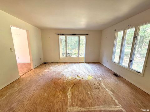 Tiny photo for 592 Brush Hill Road, Carbondale, IL 62901 (MLS # EB460580)