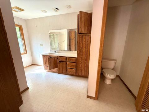 Tiny photo for 592 Brush Hill Road, Carbondale, IL 62901 (MLS # EB460580)