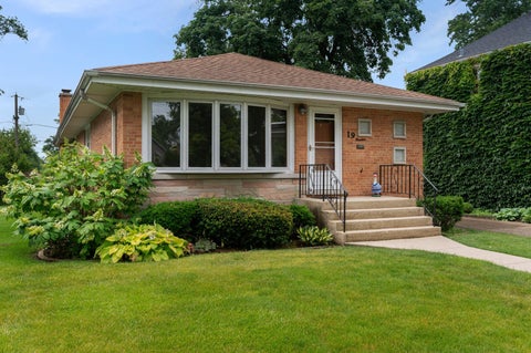 Photo of 19 W Adams Street, Villa Park, IL 60181 (MLS # 12689082)