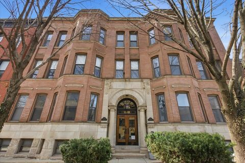 2608 N Dayton Street 3S Chicago IL 60614