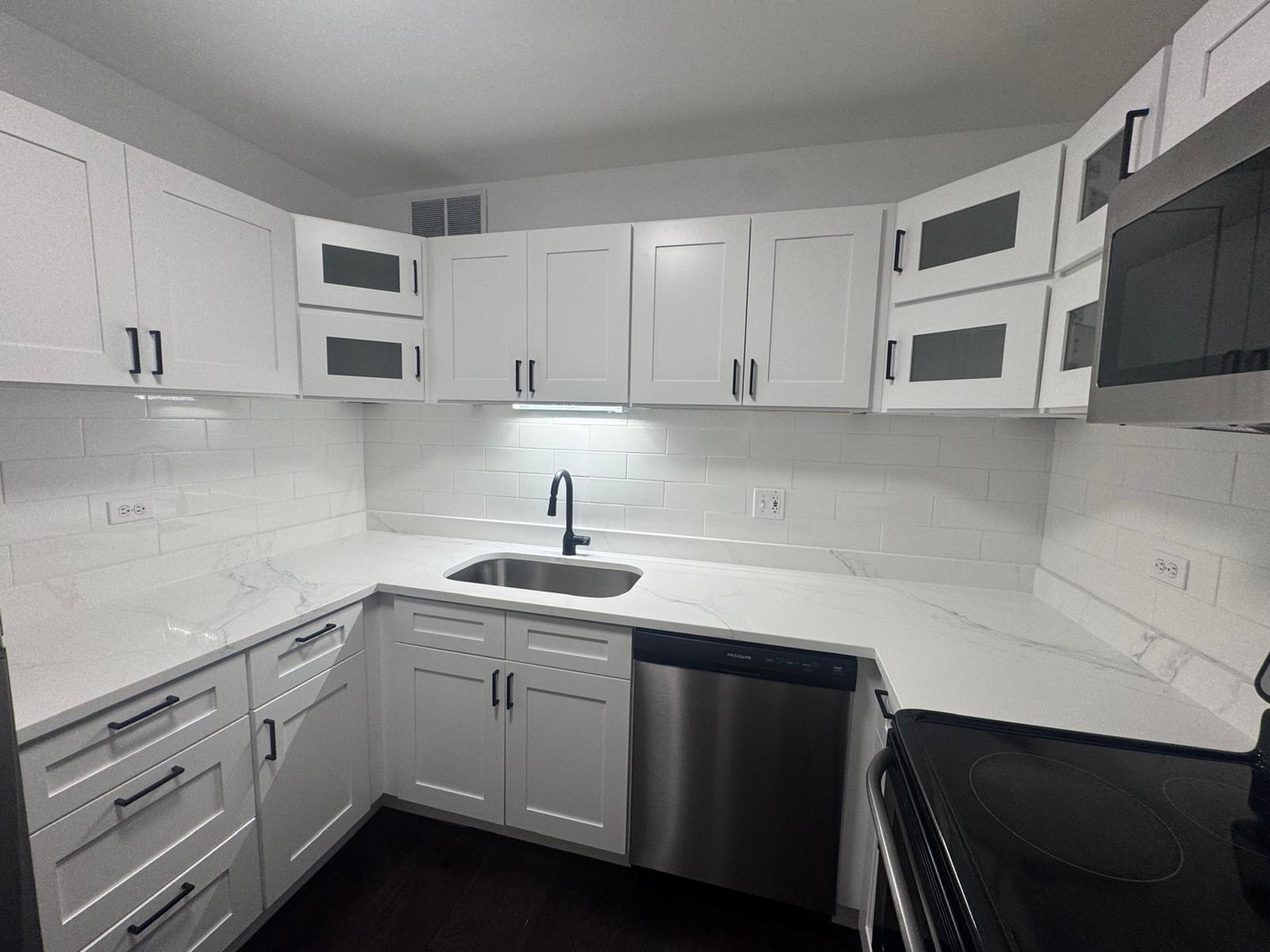 211 E Ohio Street 1003