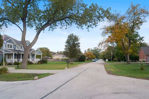 Tiny photo for 139 E Anita Avenue, Mount Prospect, IL 60056 (MLS # 12492240)
