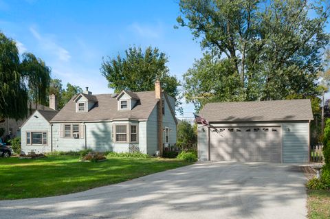 Photo of 139 E Anita Avenue, Mount Prospect, IL 60056 (MLS # 12492240) Photo of 139 E Anita Avenue, Mount Prospect, IL 60056 (MLS # 12492240)