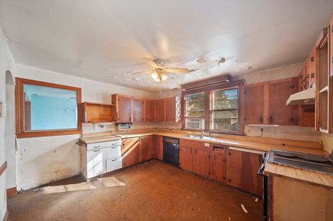 Tiny photo for 139 E Anita Avenue, Mount Prospect, IL 60056 (MLS # 12492240)