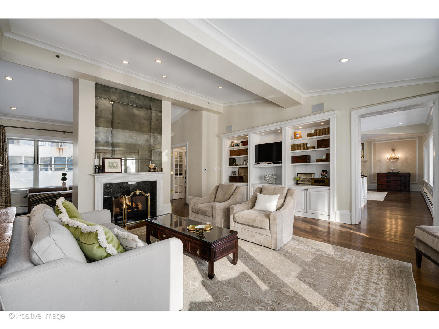 33 E BELLEVUE Place PH-W7
