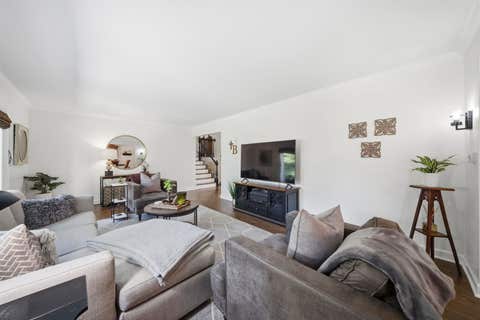 Tiny photo for 1483 Pebblestone Cove, Wheaton, IL 60189 (MLS # 12700562)