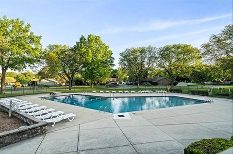 Tiny photo for 633 High Ridge Road, Roselle, IL 60172 (MLS # 12501389)