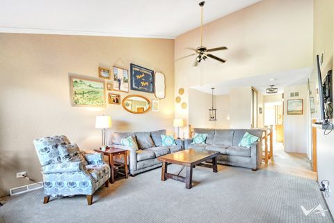 Tiny photo for 633 High Ridge Road, Roselle, IL 60172 (MLS # 12501389)