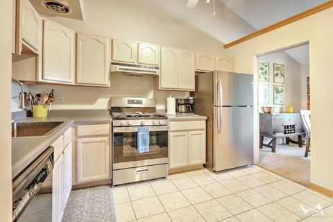 Tiny photo for 633 High Ridge Road, Roselle, IL 60172 (MLS # 12501389)