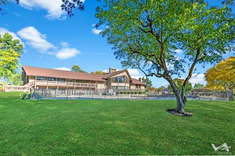 Tiny photo for 633 High Ridge Road, Roselle, IL 60172 (MLS # 12501389)