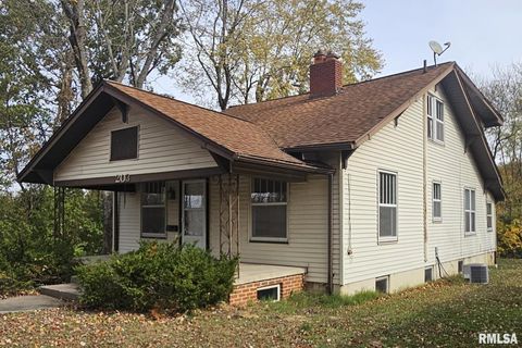 Tiny photo for 203 ORCHARD Drive, Carbondale, IL 62901 (MLS # EB460544)