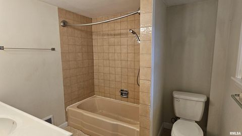 Tiny photo for 203 ORCHARD Drive, Carbondale, IL 62901 (MLS # EB460544)