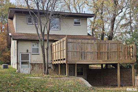 Tiny photo for 203 ORCHARD Drive, Carbondale, IL 62901 (MLS # EB460544)
