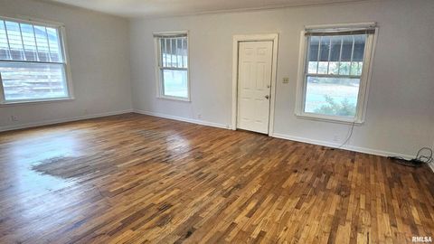 Tiny photo for 203 ORCHARD Drive, Carbondale, IL 62901 (MLS # EB460544)