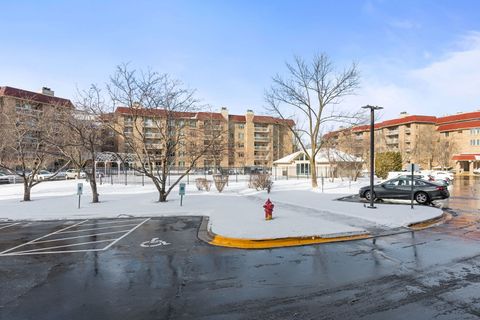 Tiny photo for 1220 Rudolph Road #3H, Northbrook, IL 60062 (MLS # 12549350)