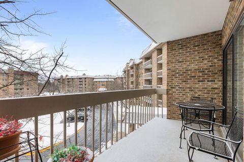 Tiny photo for 1220 Rudolph Road #3H, Northbrook, IL 60062 (MLS # 12549350)