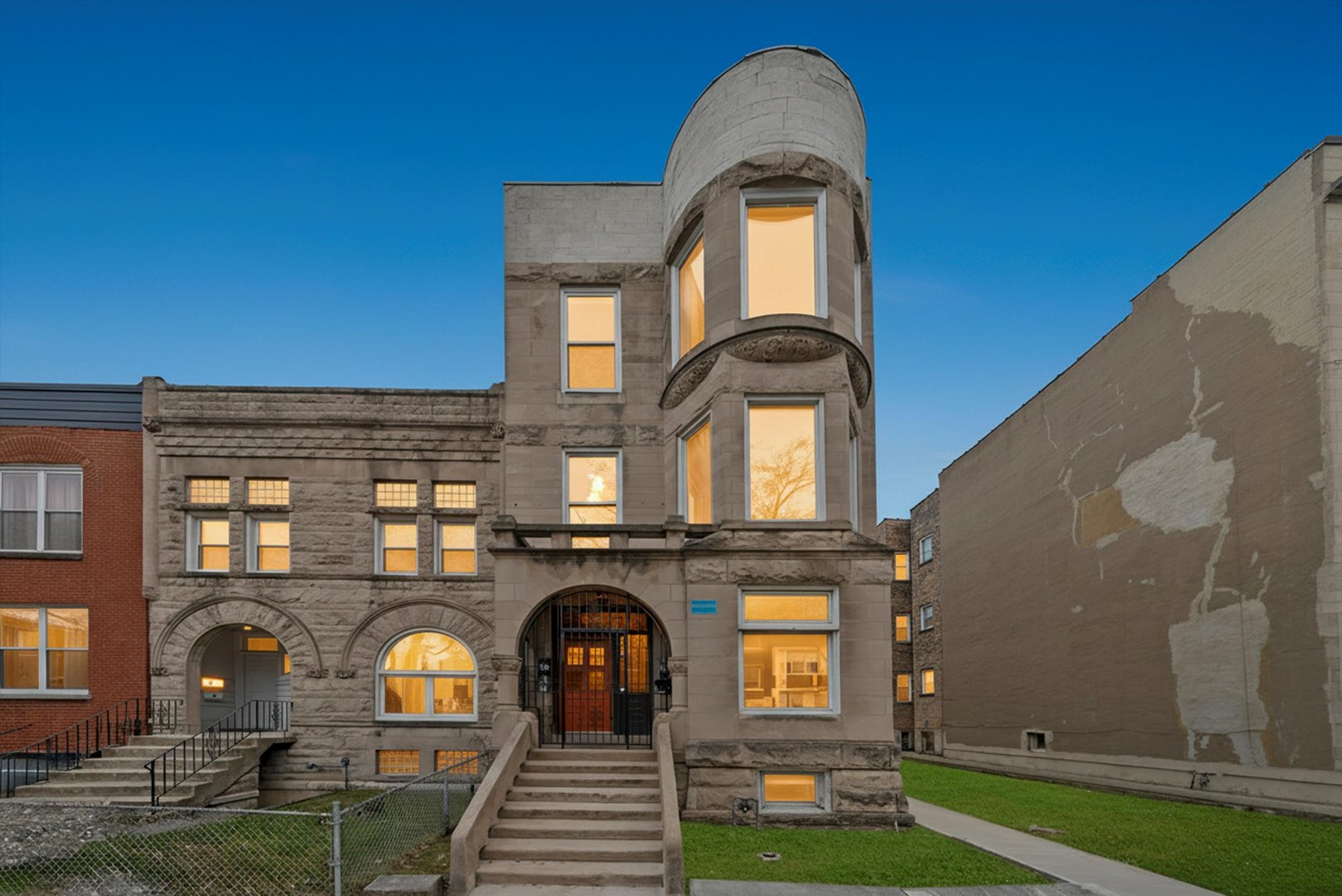 4615 S Vincennes Avenue