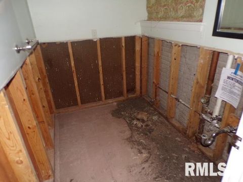 Tiny photo for 16 WILDWOOD Trail, Bettendorf, IA 52722 (MLS # QC4268495)