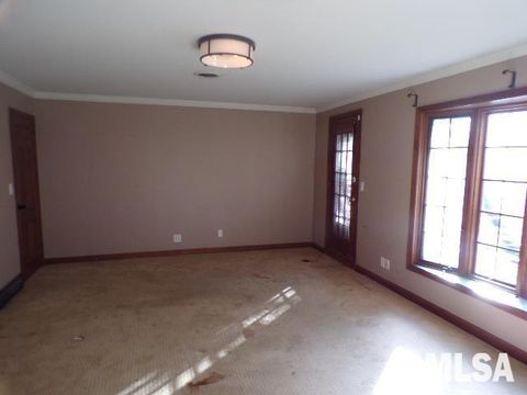 Tiny photo for 16 WILDWOOD Trail, Bettendorf, IA 52722 (MLS # QC4268495)