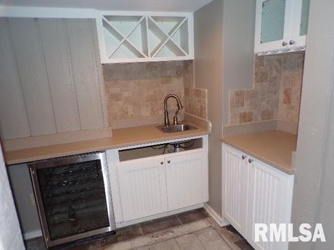 Tiny photo for 16 WILDWOOD Trail, Bettendorf, IA 52722 (MLS # QC4268495)