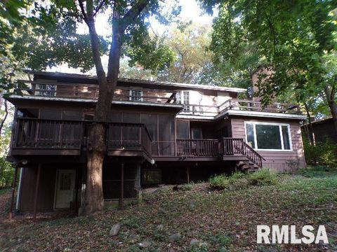 Tiny photo for 16 WILDWOOD Trail, Bettendorf, IA 52722 (MLS # QC4268495)