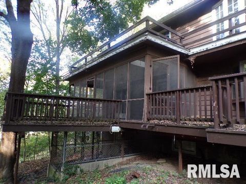 Tiny photo for 16 WILDWOOD Trail, Bettendorf, IA 52722 (MLS # QC4268495)