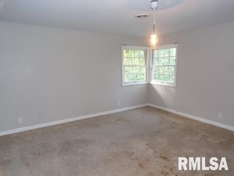 Tiny photo for 16 WILDWOOD Trail, Bettendorf, IA 52722 (MLS # QC4268495)