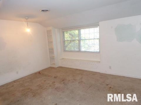 Tiny photo for 16 WILDWOOD Trail, Bettendorf, IA 52722 (MLS # QC4268495)