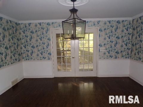 Tiny photo for 16 WILDWOOD Trail, Bettendorf, IA 52722 (MLS # QC4268495)