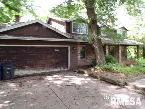 Tiny photo for 16 WILDWOOD Trail, Bettendorf, IA 52722 (MLS # QC4268495)
