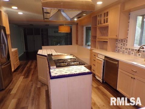 Tiny photo for 16 WILDWOOD Trail, Bettendorf, IA 52722 (MLS # QC4268495)