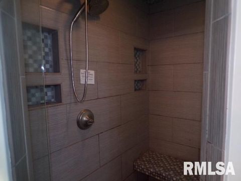 Tiny photo for 16 WILDWOOD Trail, Bettendorf, IA 52722 (MLS # QC4268495)