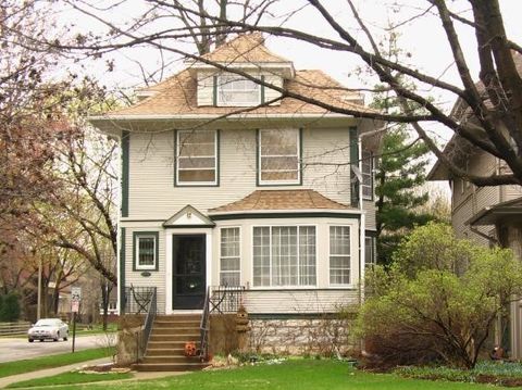 Photo of 330 N Ridgeland Avenue, Oak Park, IL 60302 (MLS # 12323673)