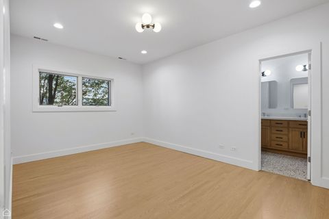 Tiny photo for 2144 W Schiller Street #E, Chicago, IL 60622 (MLS # 12611365)