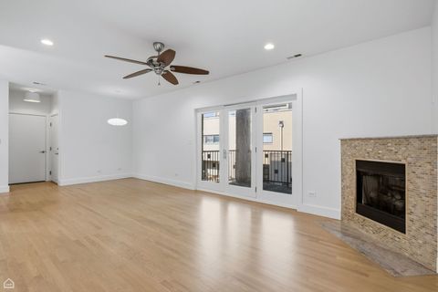 Tiny photo for 2144 W Schiller Street #E, Chicago, IL 60622 (MLS # 12611365)
