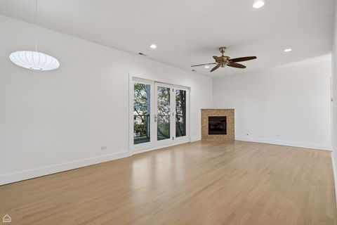 Tiny photo for 2144 W Schiller Street #E, Chicago, IL 60622 (MLS # 12611365)