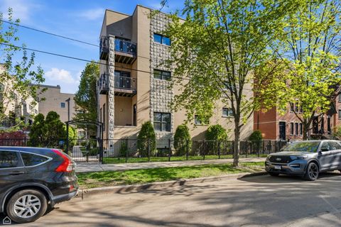 Tiny photo for 2144 W Schiller Street #E, Chicago, IL 60622 (MLS # 12611365)