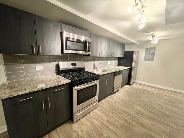 1947 W Sunnyside Avenue GDN