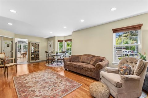 Tiny photo for 1230 S Wellington Court, Buffalo Grove, IL 60089 (MLS # 12648382)